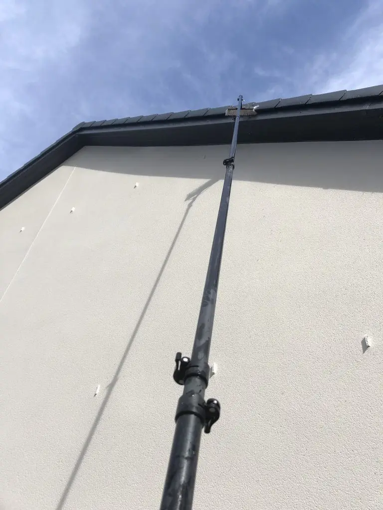 Window cleaning in Glenmavis with a water-fed pole
