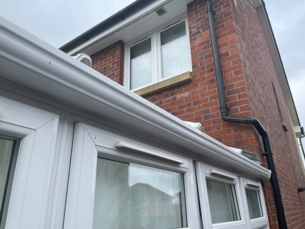 How to Tell If Your Soffits Need Cleaning: 5 Signs in Airdrie Homes 2